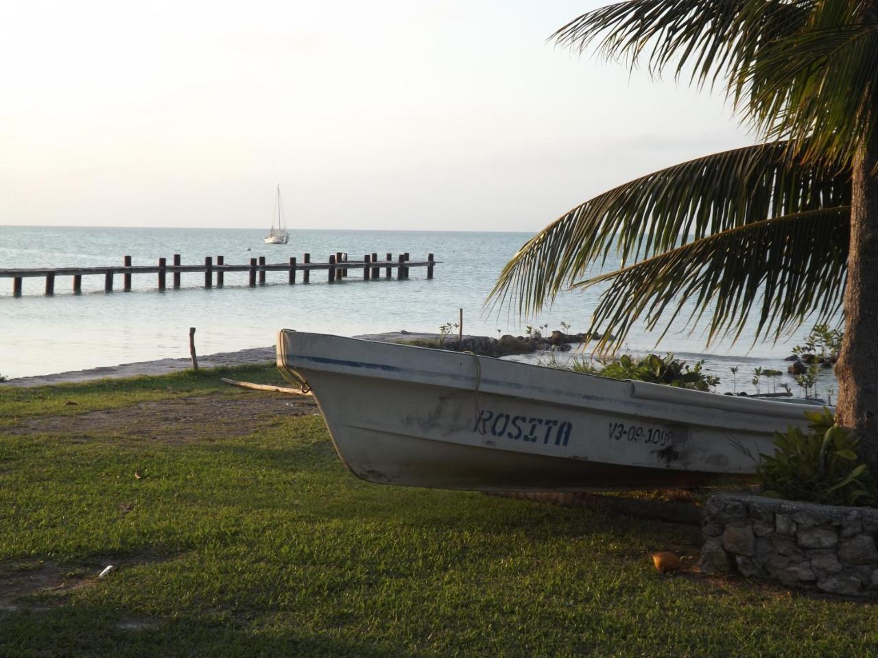 Fernando'S Seaside Hotel Sarteneja Exterior photo